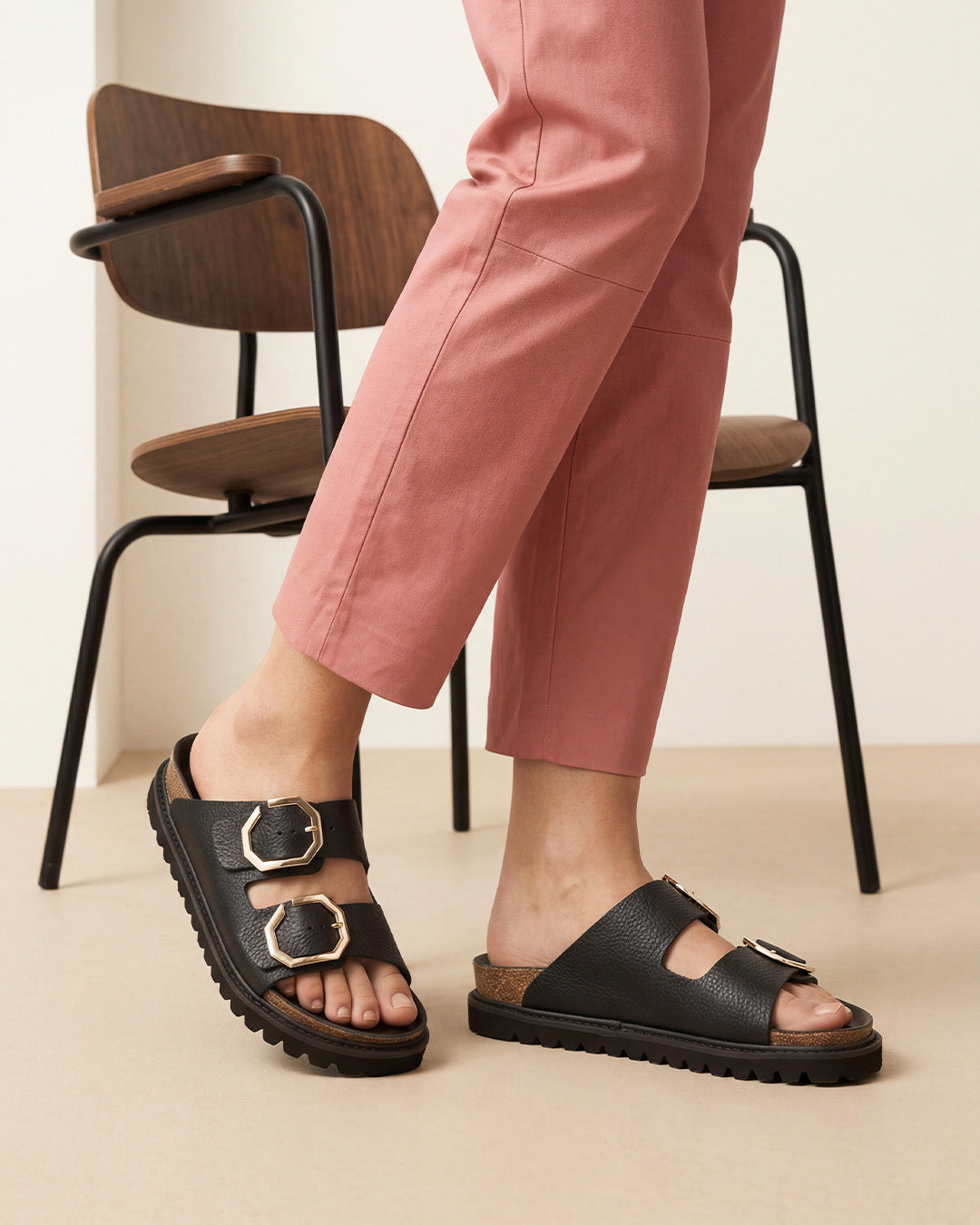 GALIA LEATHER EMBOSSED DARK