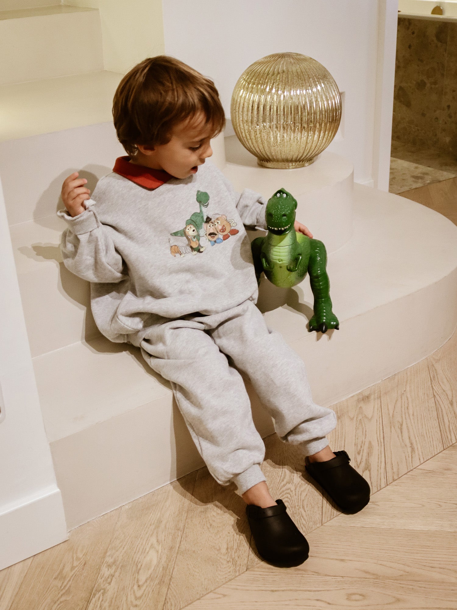 SHETLAND OILED LEATHER BLACK