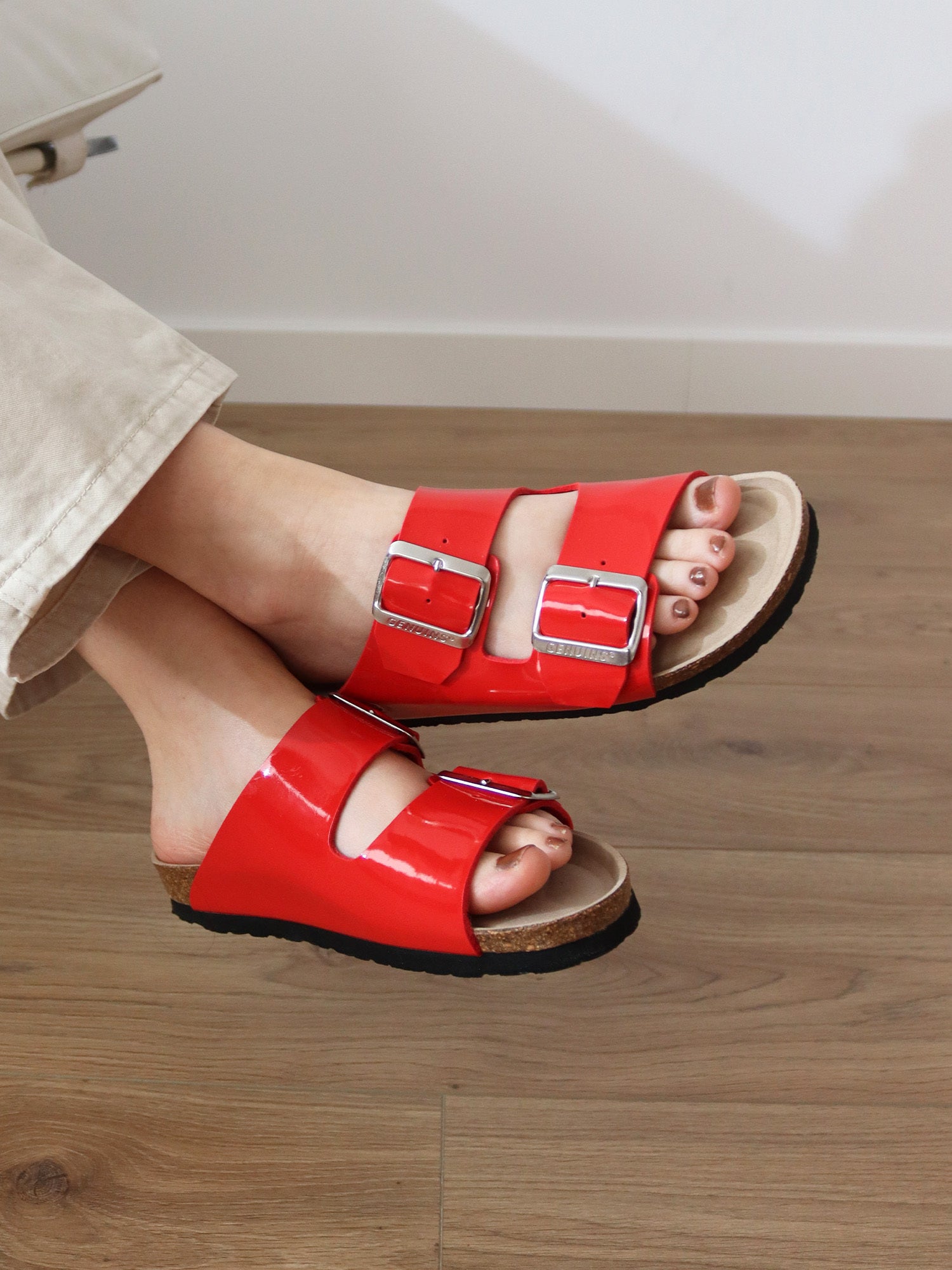 HONOLULU VEGAN CHAROL RED